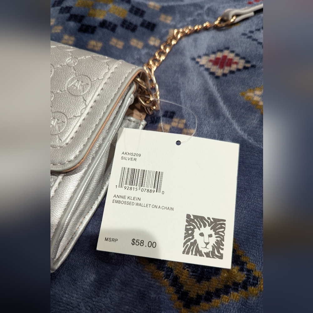Anne Klein Silver Crossbody Bag with Elegant Design - Picture 3 of 6